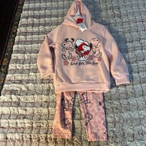 Peanut 2 piece girl outfit size 4 Hoodie & leggings
